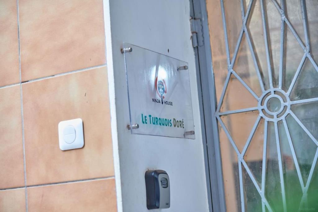 Ninja House Studio Chic Le Turquois Dore Yaoundé Exterior foto